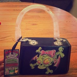 Phantom hard purse